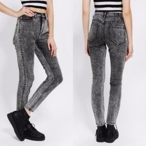 BDG | Twig High Rise Grey Acid Wash Skinny Jeans